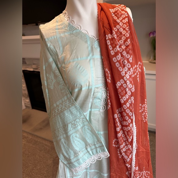 Brand new 2 piece Pakistani Indian suite - Picture 3 of 5